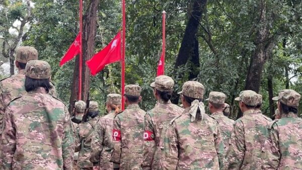 (ဒီမိုက​ရေစီနှင့် ဖက်ဒရယ်အ​ရေးအတွက် တိုက်ပွဲဝင်ရန်ကျဆုံးခဲ့ကုရ​သော​ သူရဲ​ကောင်းများအတွက် ရှစ်​လေးလုံး အ​ရေး​​တော်ပုံ ၃၄ နှစ်ပြည့်နှစ်ပါတ်လည်အဖြစ် ၂၀၂၂ သြဂုတ် ၈ ရတ်က မန္တ​လေးPDF မှတပ်ဖွဲ့ဝင်များက PDF အလံ​တော်ကိုတစ်ဝက်လွှင့်ထူ၍ ဂုဏ်ပြုအ​လေးပြုစဥ်။ဓါတ်ပုံ-MPDF)