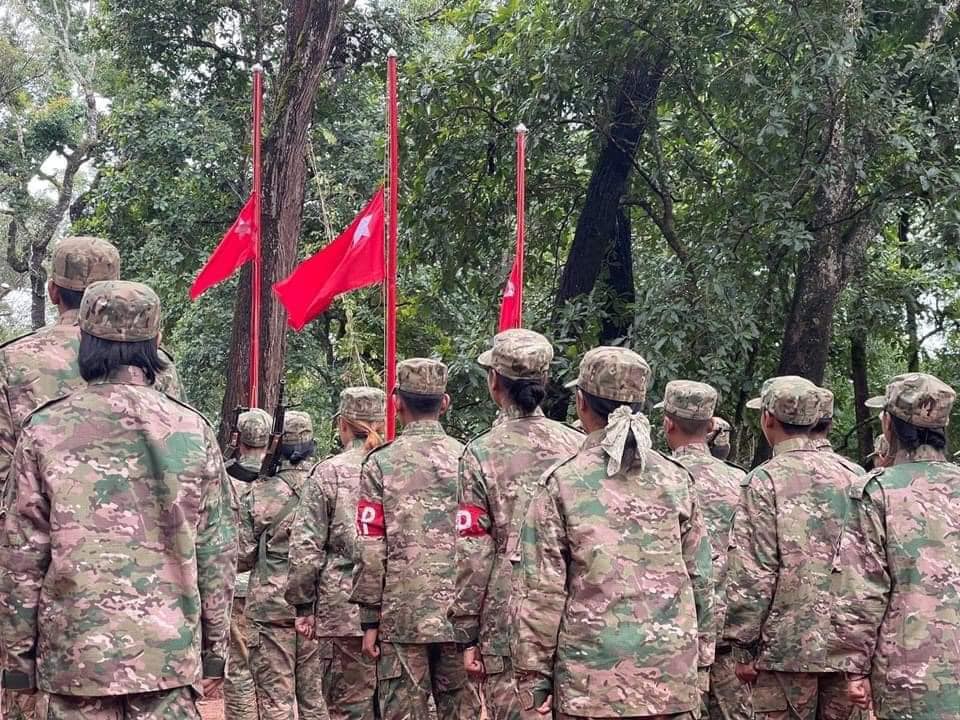 (ဒီမိုက​ရေစီနှင့် ဖက်ဒရယ်အ​ရေးအတွက် တိုက်ပွဲဝင်ရန်ကျဆုံးခဲ့ကုရ​သော​ သူရဲ​ကောင်းများအတွက် ရှစ်​လေးလုံး အ​ရေး​​တော်ပုံ ၃၄ နှစ်ပြည့်နှစ်ပါတ်လည်အဖြစ် ၂၀၂၂ သြဂုတ် ၈ ရတ်က မန္တ​လေးPDF မှတပ်ဖွဲ့ဝင်များက PDF အလံ​တော်ကိုတစ်ဝက်လွှင့်ထူ၍ ဂုဏ်ပြုအ​လေးပြုစဥ်။ဓါတ်ပုံ-MPDF)