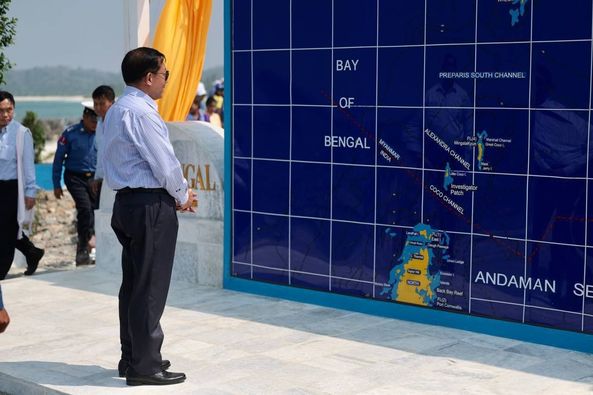 တရုတ်အကူအညီနဲ့ စစ်ရေးအဆောက်အဦးတွေ ဆောက်နေတယ်လို့သတင်းထွက်နေချိန်မှာ ကိုကိုးကျွန်းပေါ် အာဏာသိမ်းခေါင်းဆောင်ရောက်နေ