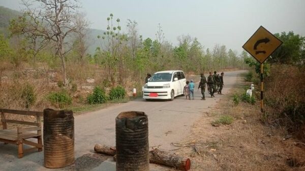 (​ဘောလခဲ - ဖား​ဆောင်း လမ်းပိုင်းတစ်​နေရာအား တွေ့ရစဥ် ။ဓာတ်ပုံ - CJ)