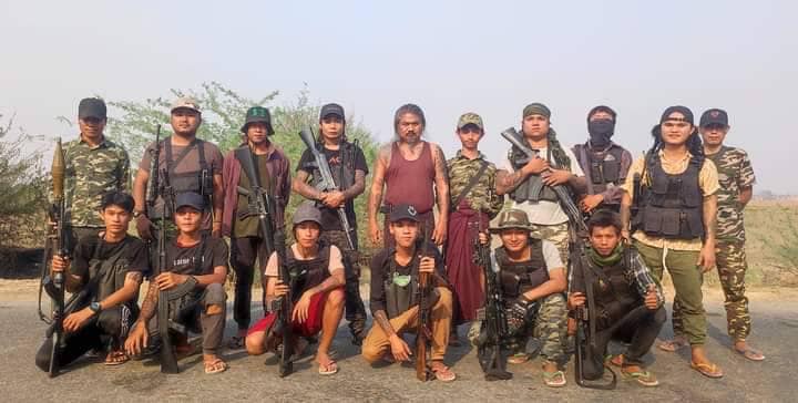 (တိုက်ခိုက်ခဲ့သည့် Zero ပြောက်ကျားတပ်ဖွဲ့ရဲဘော်များအား တွေ့ရစဥ်။ ဓာတ်ပုံ-Zero)
