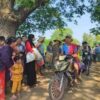 (စစ်ကောင်စီတပ်စစ်ကြောင်းထိုးနေ၍ ထွက်ပြေးတိမ်းရှောင်လာသည့် ပြည်သူများအား တွေ့ရစဥ်။ ဓာတ်ပုံ - CJ)