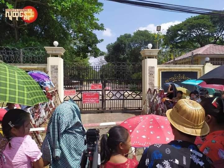 အင်းစိန်ထောင်ရှေ့ မြင်ကွင်း(ပုံဟောင်း)