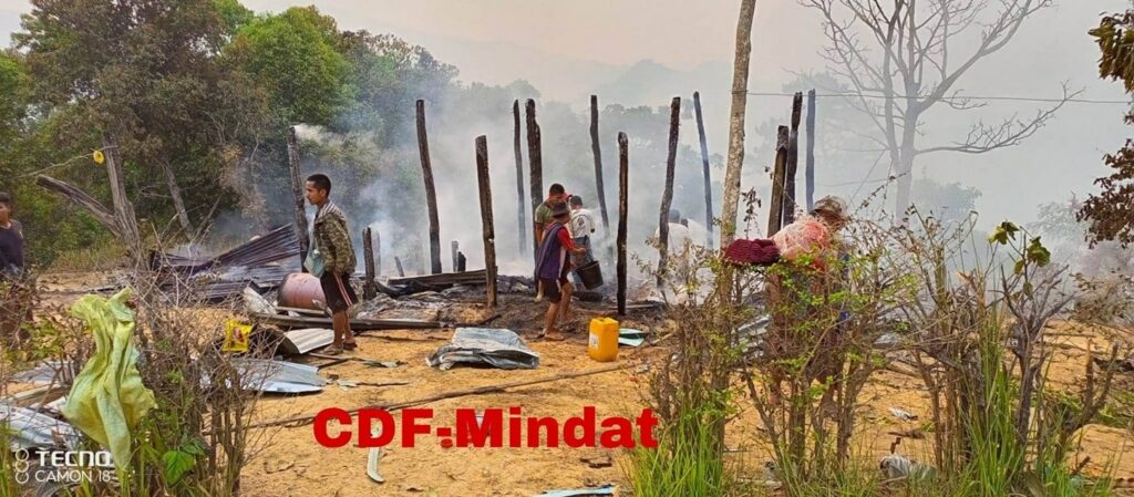(မင်းတပ်မြို့နယ် ပန်းဝါကျေးရွာကို စစ်ကောင်စီတပ်က ယမန်နေ့ ညနေပိုင်းတွင် လေကြောင်းမှ ဗုံးကြဲတိုက်ခိုက်ခဲ့ပြီးနောက် မြင်ကွင်းများ။ ဓာတ်ပုံ - CDF-Mindat)