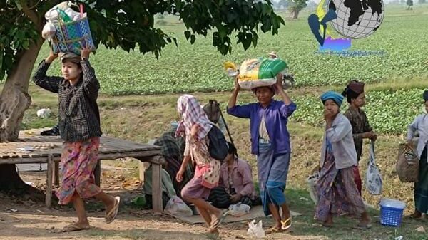 (ထွက်ပြေး တိမ်းရှောင်နေရသော ခင်ဦးနယ်မှ ပြည်သူများအား တွေ့ရစဥ်။ ဓာတ်ပုံ-ခင်ဦးမြို့နယ် သတင်းမှန်ပြန်ကြားရေး)