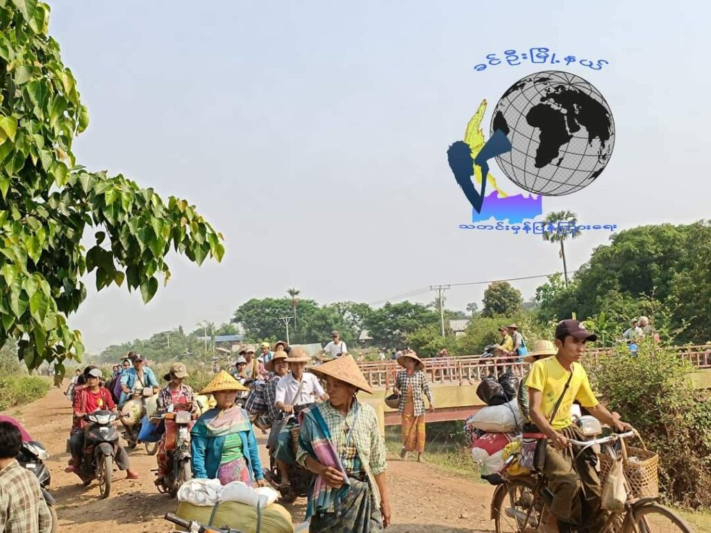 (ခင်ဦးမြို့နယ်မှ စစ်ဘေးရှောင်ပြည်သူများကို ဧပြီ ၁၉ ရက်ကတွေ့ရစဥ်။ဓါတ်ပုံ- ခင်ဦးမြို့နယ်သတင်းမှန်ပြန်ကြားရေး)