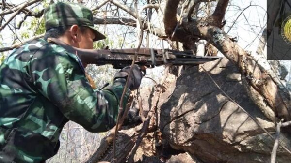 KNDF တက်ဖွဲ့ဝင်တစ်ဦး ။ ဓါတ်ပုံ-KNDF