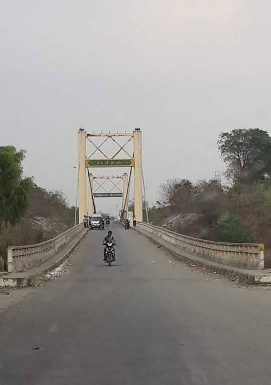 (ပွင့်ဖြူမြို့နယ် ပုသိမ်-မုံရွာလမ်းပိုင်းမှ မဲဇလီတံတားအားတွေ့ရစဉ်(ပုံဟောင်း))