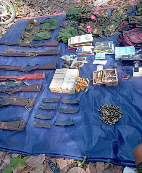 (နဋောင်းကျ ကျေးရွာပျူစခန်းသိမ်းတိုက်ပွဲမှ သိမ်းဆည်းရရှိသောလက်နက်ခဲယမ်းနှင့်ဆက်စပ်ပစ္စည်းများ။ ဓါတ်ပုံ-Kuduma Platform)