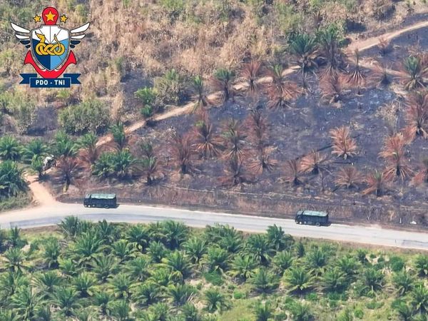 (စစ်​ကောင်စီတပ်ကားများ ၂၀၂၃မတ်လကုန်ပိုင်းတွင်တနင်္သာရီမြို့နယ်၊သဲဖြူရွာသို့ လာ​နေကြစဥ်။ ဓါတ်ပုံ-တနင်္သာရီမြို့နယ်PDF)