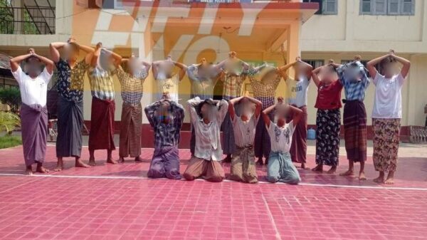 စစ်ကောင်စီတပ် ရဲ့ စွပ်စွဲဖမ်းဆီးခံထားရသူ ဒေသခံ ၁၆ ဦးကိုတွေ့ရစဉ်