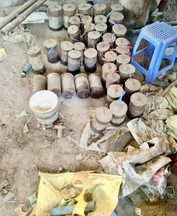 (ကျောက်လုံးကြီး KLG PDFအဖွဲ့၏ စစ်ဆင်ရေးများတွင် အသုံးပြုသောမိုင်းများအား တွေ့ရစဥ်။ ဓာတ်ပုံ - KLG PDF)