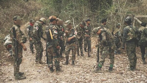 (CDF-ကန်ပက်လက်မှ ရဲဘော်များအား တွေ့ရစဉ်။ ဓာတ်ပုံ - CDF)