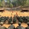 (စစ်ကောင်စီအား ခုခံတိုက်ခိုက်နေသည့် မန္တလေးပြည်သူ့ကာကွယ်ရေးတပ်မတော်(MDY- PDF)မှ ရဲဘော်များအား တွေ့ရစဉ်။ ဓာတ်ပုံ - MDY- PDF)