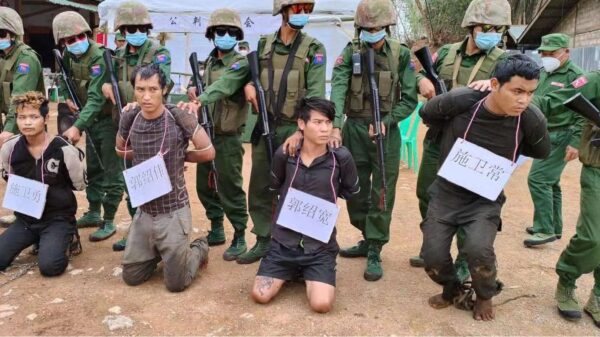 (တရားခံလေးဦးအား သေဒဏ်စီရင်ချမှတ်ရန် စီစဉ်နေစဉ်။ ဓာတ်ပုံ - ကိုးကန့်)