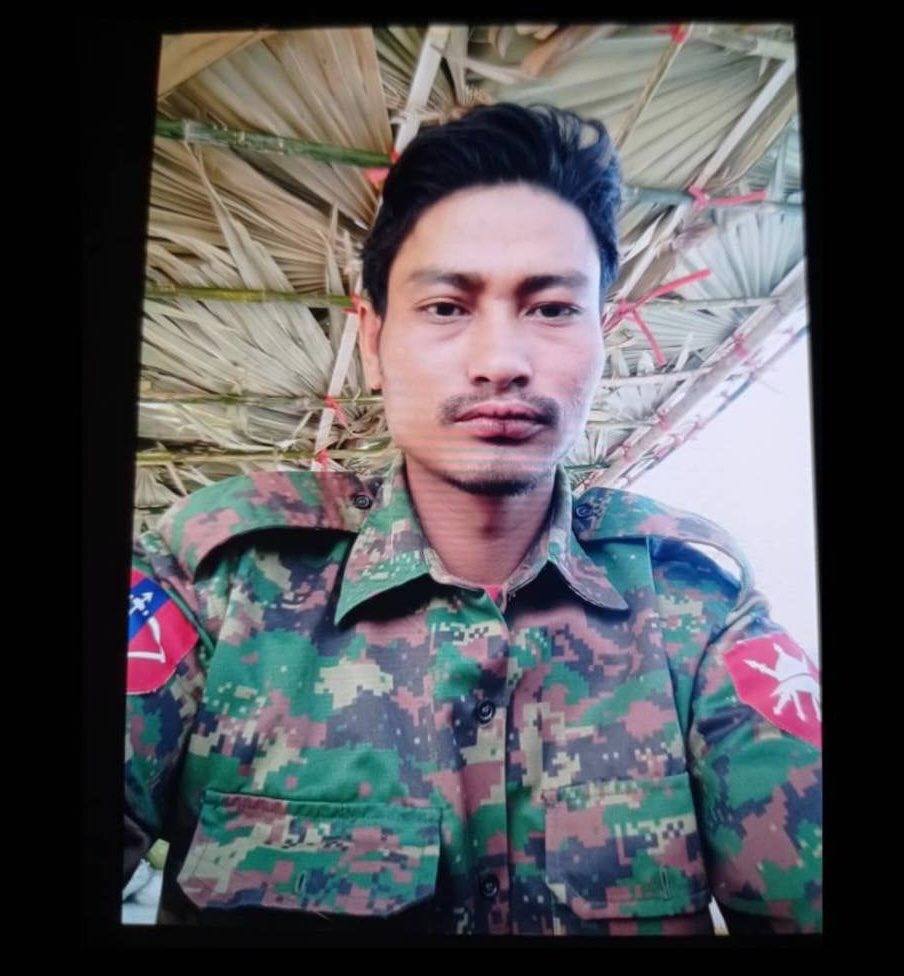 အသတ်ခံရသည့် ပျူစောထီးခေါင်းဆောင် ကိုမိုးဝင်းအား တွေ့ရစဥ်။ ဓာတ်ပုံ-Ninja