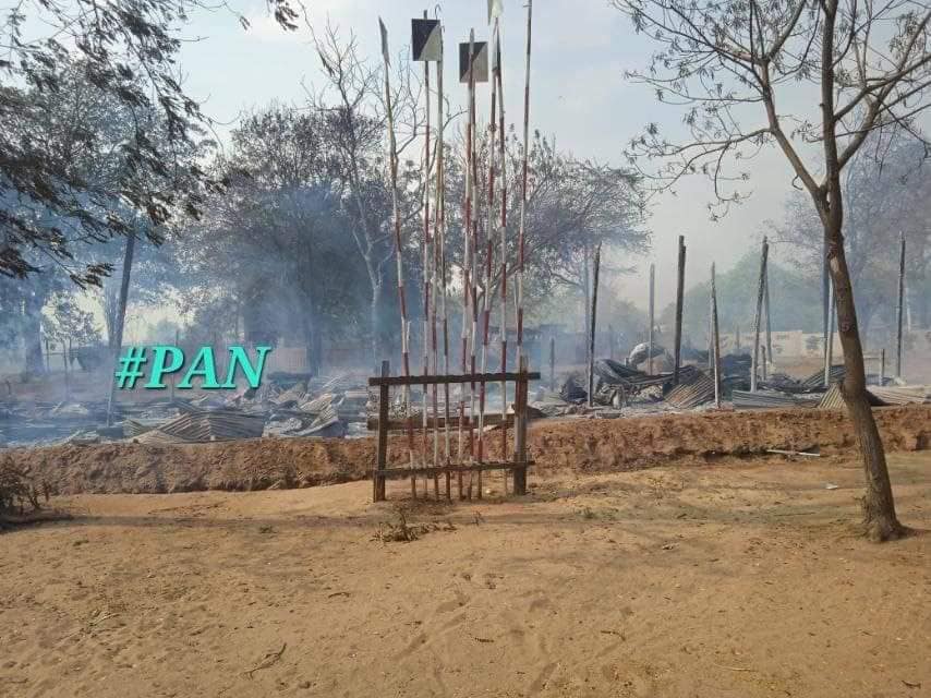(ပွေးကျစ်တိုက်နယ်ရဲစခန်းကိုPDF များကတိုက်ခိုက်သိမ်းပိုက်ပြီးနောက် သိမ်းဆည်းရရှိသောလက်နက်ခဲယမ်း၊ဆက်စပ်ပစ္စည်းများနှင့်စခန်းကိုမီးရှို့ပြီးနောက်တွေ့ရစဥ်။ ဓါတ်ပုံ-NUG)