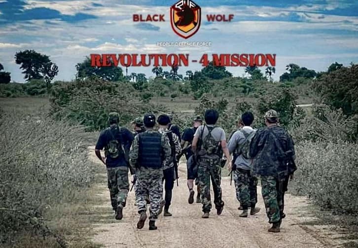 (BLACK WOLF - ARMY မှ ရဲဘော်များအား တွေ့ရစဉ်။ ဓာတ်ပုံ - Nway Oo Photography)