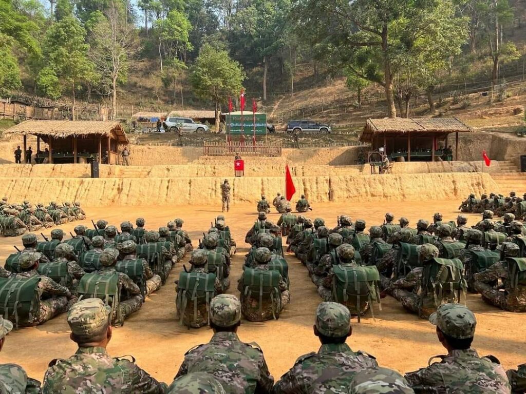ပြည်သူ့ကာကွယ်ရေးတပ်မတော်(PDF)တပ်ဖွဲ့ဝင်များ