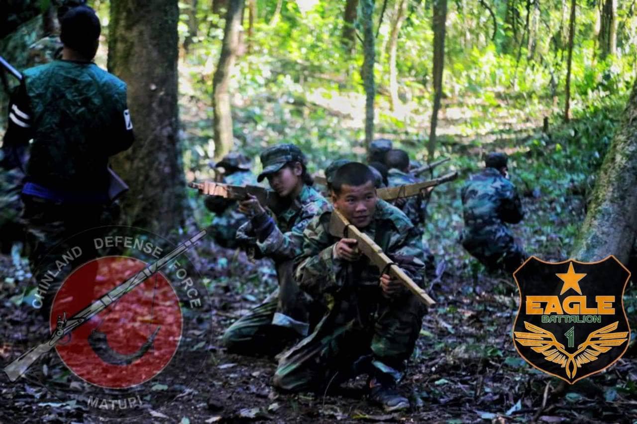 (CDF(Matupi) Battalion - 1​၏ (၅)ကြိမ်မြောက် အခြေခံစစ်သင်တန်းနှင့် လက်နက်ငယ်သင်တန်းတစ်ခုတွင် တွေ့ရသော ရဲဘော်များ။ ဓာတ်ပုံ - CDF မတူပီ)
