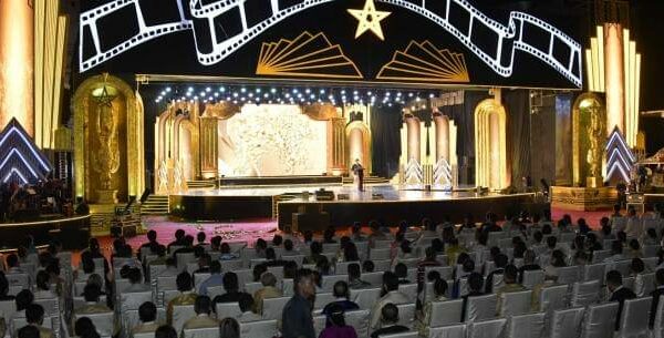 (ယမန်နေ့ညက ပြုလုပ်သည့် စစ်ကောင်စီ၏ အကယ်ဒမီဆုပေးပွဲအခမ်းအနားအား တွေ့ရစဥ်။ ဓာတ်ပုံ - cincds)