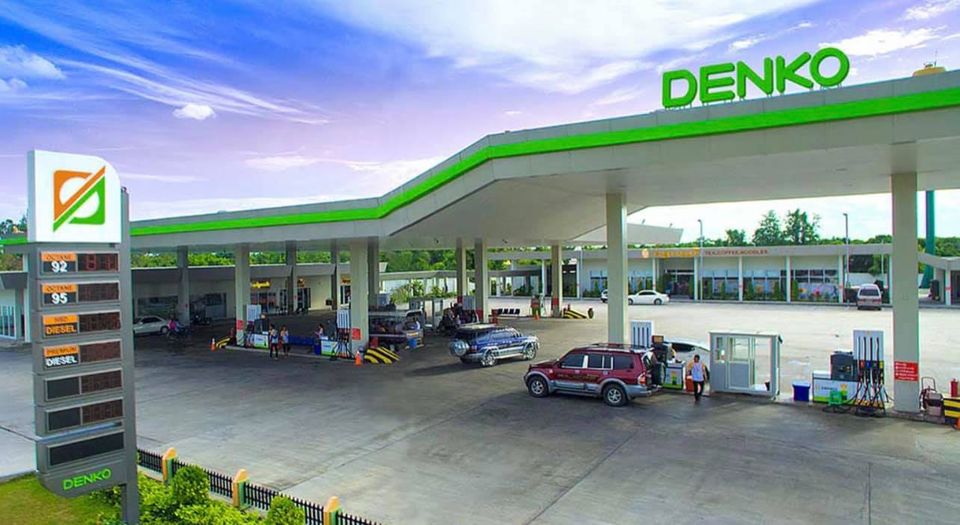 Denko စက်သုံးဆီဆိုင်တစ်ဆိုင်ကိုတွေ့ရစဉ်
