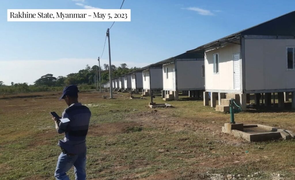 (ရိုဟင်ဂျာ ၂၀ ​လောက်နဲ့ ဘင်္ဂလားဒေ့ရှ် နိုင်ငံကအစိုးရအရာရှိ​တွေ ​မေ ၅ ရက်က ​မောင်း​တောကိုလာ​ရောက်ကြည့်ရှု့စဥ်။ဓါတ်ပုံ-AFP ၊Arab News)