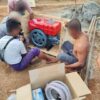 (ရေရှားနေသောစစ်ရှောင်ပြည်သူများအတွက် KURDAF အဖွဲ့က မီးစက်လှူဒါန်းခဲ့စဥ် ။ဓာတ်ပုံ-KURDAF)