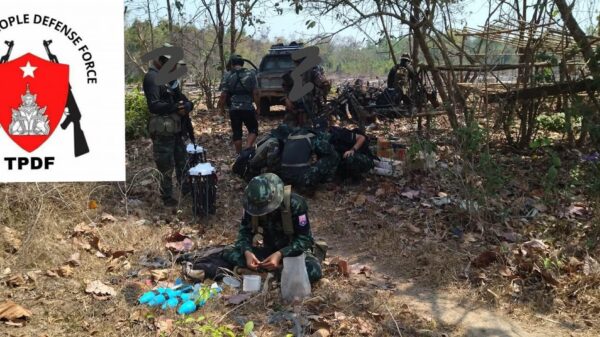 (သထုံ PDFမှ ရဲဘော်များနှင့် တောင်စွန်းရဲစခန်းနေရာအား တွေ့ရစဉ်။ ဓာတ်ပုံ - TPDF)