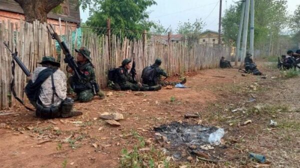 (မေလ ၁ ရက်က ဘောလခဲမြို့တွင်းတိုက်ပွဲအတွင်းတွေ့ရသော ကာကွယ်ရေးတပ်ဖွဲ့ဝင်များ။ ဓာတ်ပုံ - BPDF)