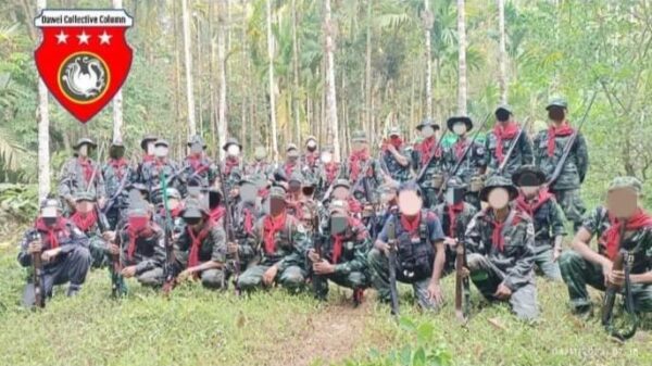 (ထား၀ယ်စုပေါင်းစစ်ကြောင်းမှ တော်လှန်ရေးရဲဘော်များအား တွေ့ရစဉ်)