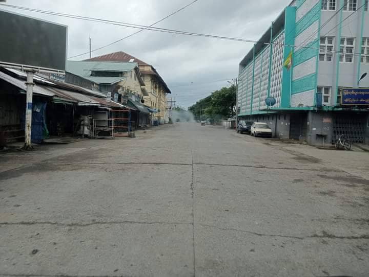 (ယနေ့ မေ ၁၃ ၇က်နေ့လယ်ပိုင်းကမြင်တွေ့ရသည့် စစ်တွေကမ်းနားနှင့် မြို့ပေါ်နေရာအချို့ မြင်ကွင်း။ဓါတ်ပုံ-CJ)