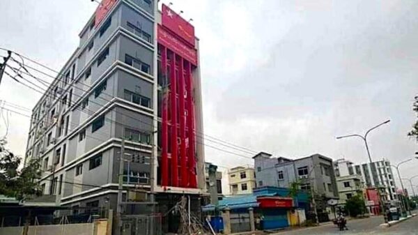 NLD ပါတီရုံးဖျက်ဆီးခံထားရစဉ် (ပုံဟောင်း)