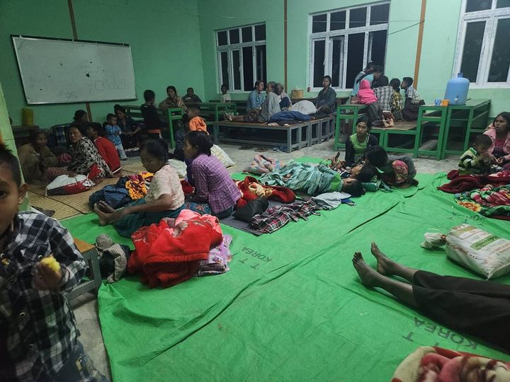 (မ​ကွေးတိုင်းမှ စစ်​ဘေး​ရှောင်ပြည်သူများ။ဓါတ်ပုံ-CJ)