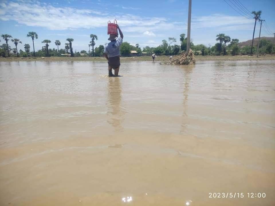 (စစ်ကိုင်းတိုင်း ၊ယင်းမာပင်မြို့နယ်တွင်မိုခါမုန်တိုင်းကြောင့်မိုးသည်ထန်စွာရွာသွန်းပြီး ရေကြီးရေလျှံခဲ့သော ကျေးရွာများအား တွေ့ရစဥ်။ ။ဓာတ်ပုံ-ယင်းမာပင်မြို့နယ် သတင်းမှန်ပြန်ကြားရေး)