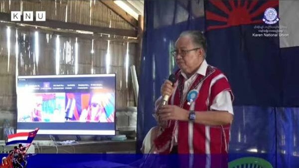 ((၁၇)ကြိမ်မြောက် KNU ကွန်ဂရက်မှရွေးချယ်ခဲ့သည့် ခေါင်းဆောင်သစ်များအား တွေ့ရစဥ်)