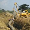(တရုတ်နိုင်ငံကို သွယ်တန်းစဉ်ကမြင်တွေ့ရသည့် ရေနံနှင့် သဘာဝ ဓာတ်ငွေ့ပိုက်လိုင်း။ ဓာတ်ပုံ – Shwe Gas)