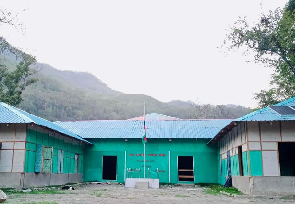 (ကျဆုံး CNDF တပ်ဖွဲ့ဝင်တစ်ဦး၏ နာရေးနှင့် (၂)နှစ်မြောက် ချင်းအမျိုးသားအာဇာနည်နေ့အထိမ်းအမှတ်အလံကိုတိုင်တစ်ဝက်တွင်လွှင့်ထားစဥ်။ ဓါတ်ပုံ-CNDF)