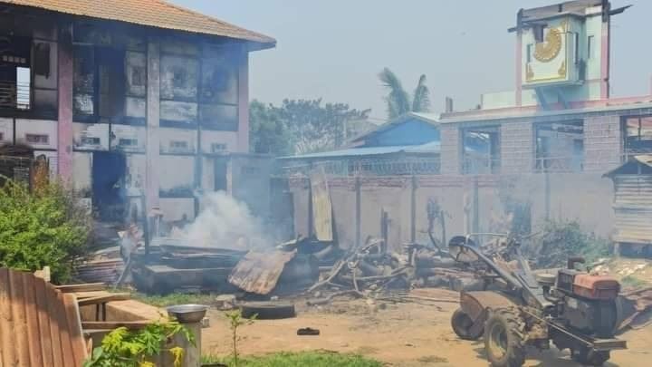 (ကံသစ်ကျေးရွာအား စစ်ကောင်စီတပ် မီးရှို့ဖျက်ဆီးသွားပြီးနောက် တွေ့ရစဥ်။ ဓာတ်ပုံ - Cj)