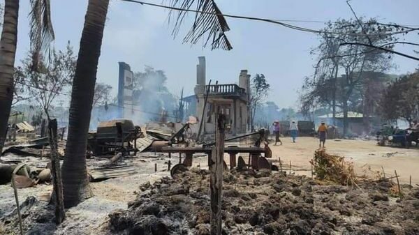 (ကံသစ်ကျေးရွာအား စစ်ကောင်စီတပ် မီးရှို့ဖျက်ဆီးသွားပြီးနောက် တွေ့ရစဥ်။ ဓာတ်ပုံ - Cj)