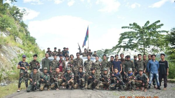 (CNDF/Vakokနှင့် ကလေး(ပကဖ)မှ ရဲဘော်များအား တွေ့ရစဥ်။ ဓာတ်ပုံ - CJ)