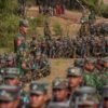 (KIAနှင့်TNLA တပ်မှ ရဲဘော်များအား တွေ့ရစဥ်။ ဓာတ်ပုံ - AFP၊GETTY IMAGES)