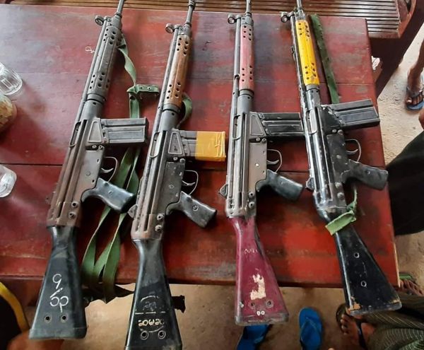 (စစ်တပ်ထံမှ PDFများသိမ်းဆည်းရရှိ​သော လက်နက်နှင့် ခဲယမ်းများ ။ဓါတ်ပုံ-CJ ၊FRF)