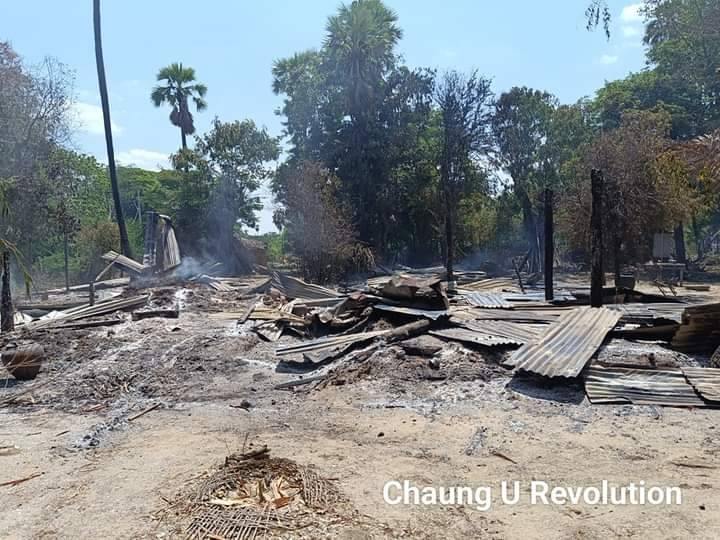 (ရှမ်းထူးကျေးရွာအား စစ်အုပ်စုက မီးရှို့ဖျက်ဆီးသွားပြီးနောက် တွေ့ရစဥ်။ ဓာတ်ပုံ-Chaung U Revolution)