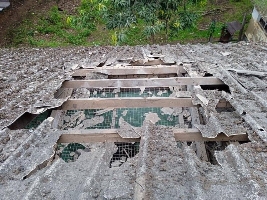 (တိုက်ပွဲအတွင်း တွေ့ရသော ရဲဘော်များနှင့် ထိခိုကိပျက်စီးမှုများအား တွေ့ရစဉ်။ ဓာတ်ပုံ - NUG-MOD)