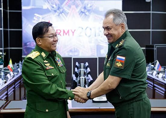 (အာဏာသိမ်းစစ်ခေါင်ဆောင်နှင့် ရုရှားသမ္မတပူတင် ၊ရုရှားကာကွယ်ရေးဝန်ကြီးတို့ကိုအတူတွေ့ခဲ့ရစဥ်။ ဓါတ်ပုံ-Fulcrum၊ MODR)