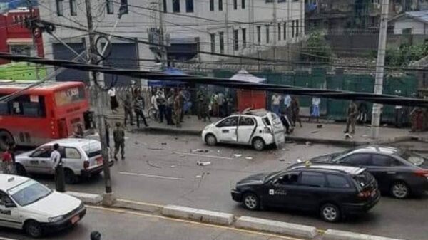 (ရန်ကုန်တွင် စစ်ကောင်စီနှင့်ပတ်သက်သည့် နေရာများအား မြို့ပြပြောက်ကျားအဖွဲ့များက တိုက်ခိုက်ခဲ့သည့် မြင်ကွင်းများ။ ဓာတ်ပုံ - CJ)
