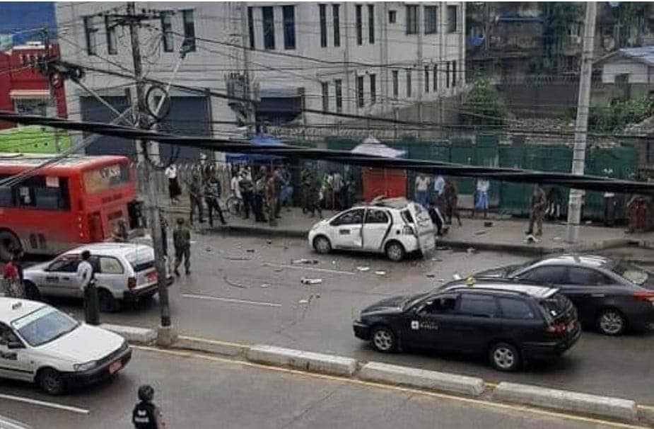 (ရန်ကုန်တွင် စစ်ကောင်စီနှင့်ပတ်သက်သည့် နေရာများအား မြို့ပြပြောက်ကျားအဖွဲ့များက တိုက်ခိုက်ခဲ့သည့် မြင်ကွင်းများ။ ဓာတ်ပုံ - CJ)