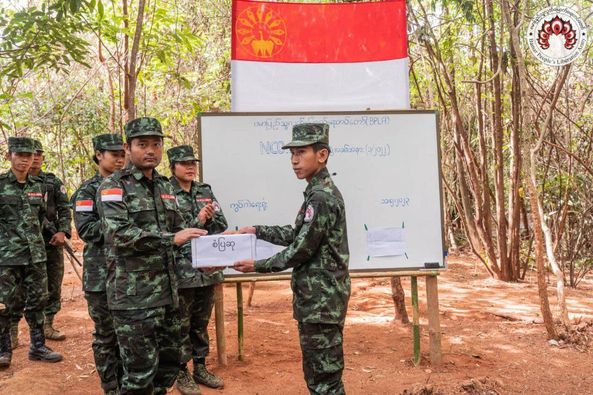 BPLA စံပြဆုရရဲဘော် ရှေ့တန်းတွင် ကျဆုံး