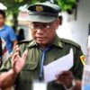 (ကချင်စစ်​ဘေး​ရှောင် ပြည်သူ​တွေနဲ့ KIO/KIA ​သတင်းနဲ့ ပြန်ကြားရေးဌာန တာဝန်ခံ ဗိုလ်မှူးကြီးနော်ဘူ။ ဓါတ်ပုံ-Kachin Alliance ၊ KIO)